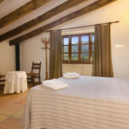 Villa Sleeps 6 With Pool And Wifi *
