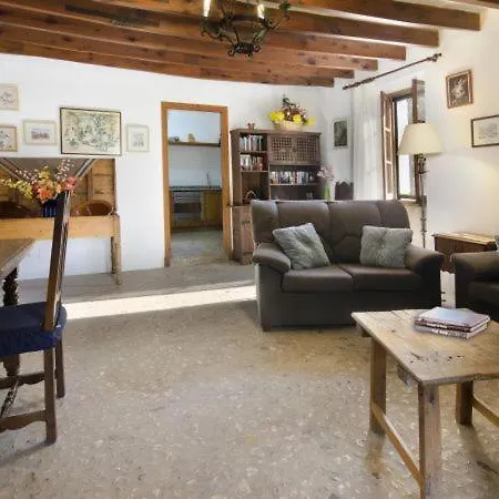 Villa Sleeps 6 With Pool And Wifi