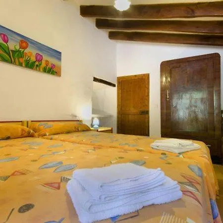 Sleeps 6 With Pool And Wifi